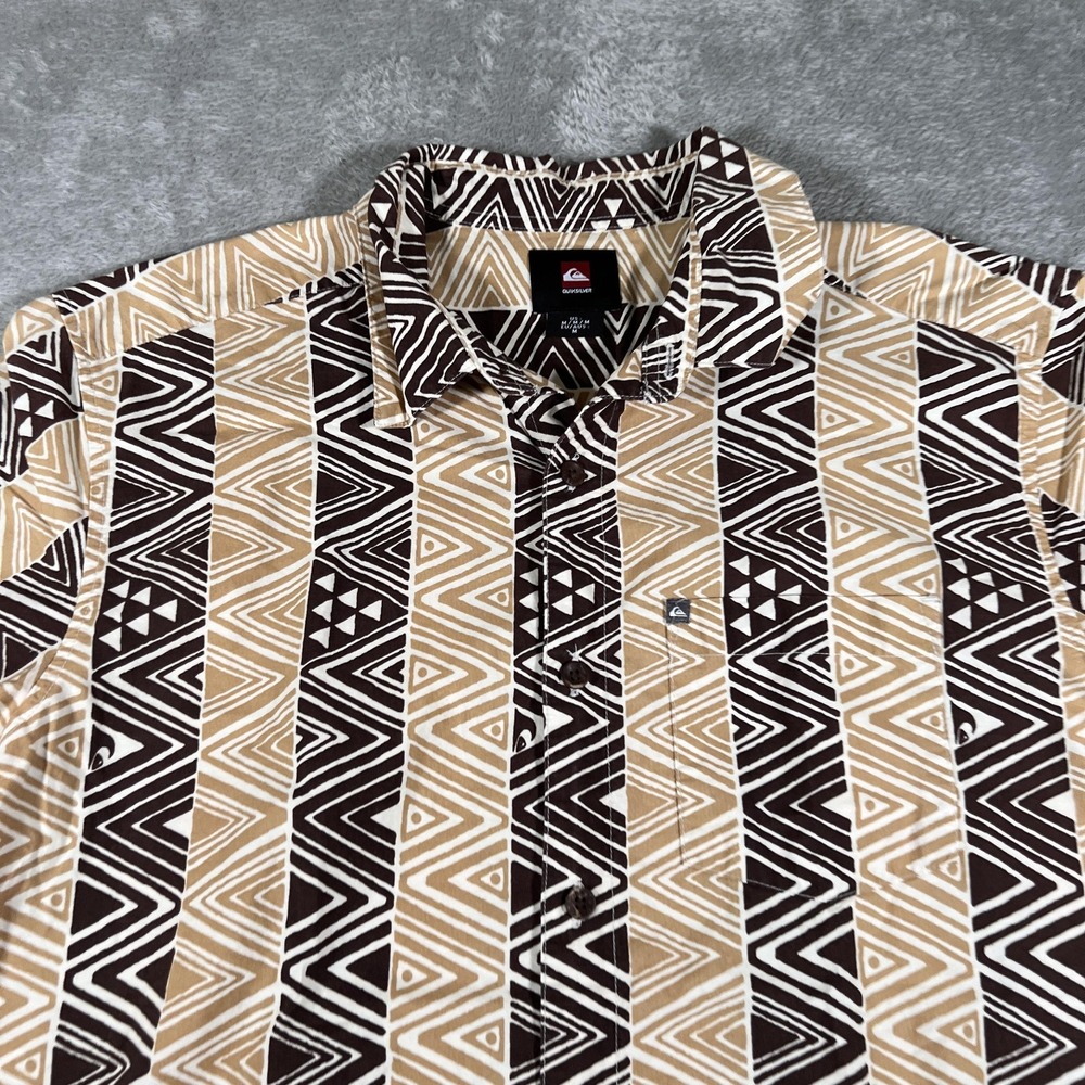 Quiksilver Shirt Mens Medium Tan Geometric Tribal Print Short Sleeve Button Up